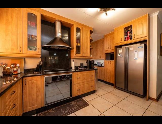 4 BEDROOM HOUSE FOR SALE IN GLENVISTA